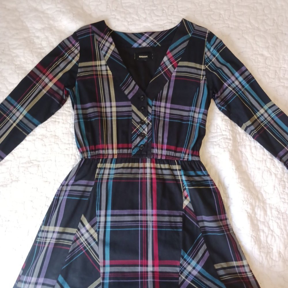 Dress - Picture 2 of 4